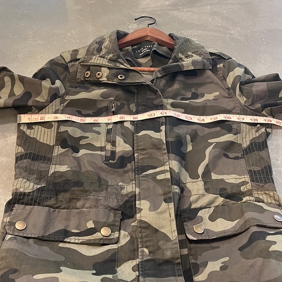 CAMO UTILIITY ZIP JACKET!  LIGHTWEIGHT/WITH WAIST CINCH! - Picture 11 of 12